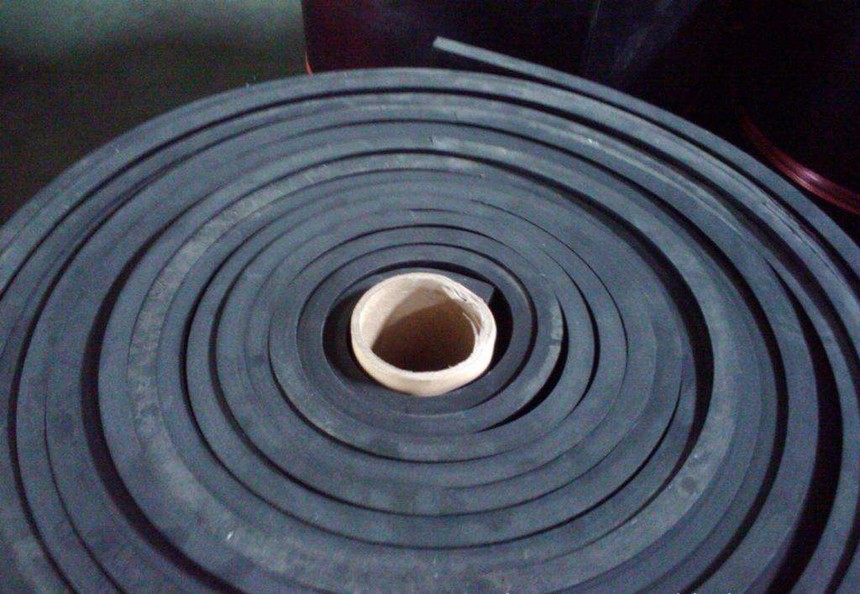 
                為什么選擇橡膠板？
            